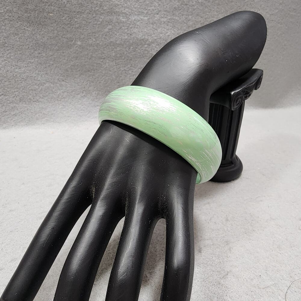 Chunky Sz8 Resin Marble Pistachio Mint Green Bangle Bracelet Vintage 1960s-1970s
